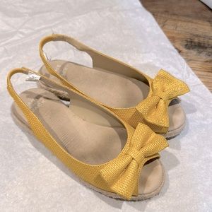 Janie & Jack girl’s shoes only wore once size 13